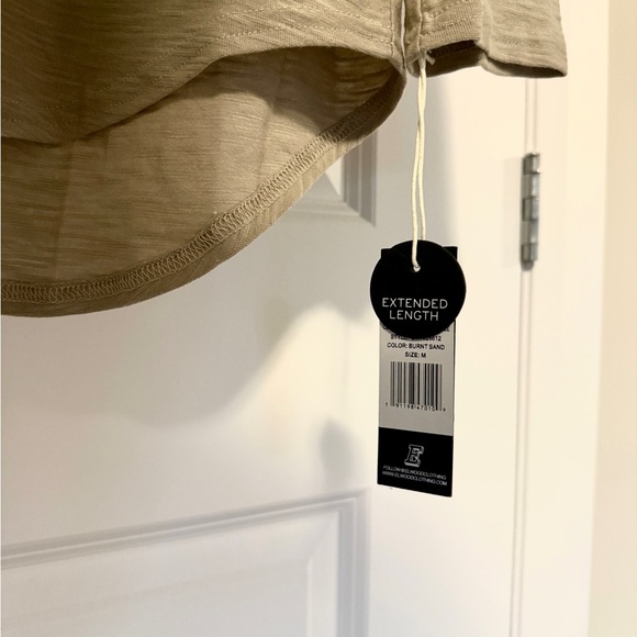 Elwood Curved Hem Long Sleeve - Picture 3 of 6